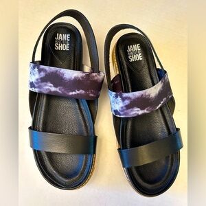 Jane and The Shoe Melody strap sandals NWOB Sz-9. E